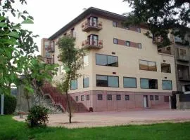 Hotel Sant Quirze De Besora