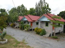 BaanSunlomjoy, hotel v destinaci Chom Thong