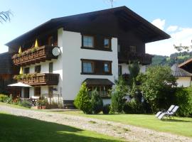 Haus Baumgartner, hotel v destinaci Schattwald