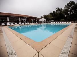 Village Vacances Passion Les Bris, hotel with pools in Saint-Trojan-les-Bains