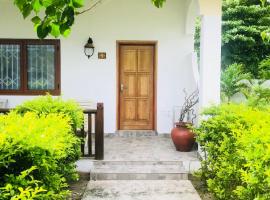 Coral Apartments, hotel em La Digue