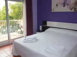 PISO EXTERIOR COMPLETO A 20 ' DE BARCELONA., cazare în regim self catering din Sabadell