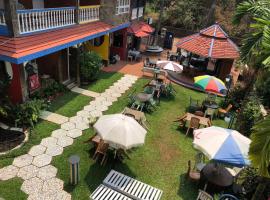 Peravel Beach Holiday Home, hotel in Candolim