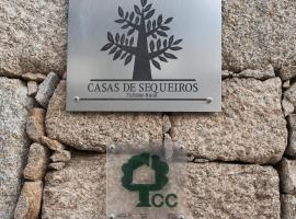 Casas de Sequeiros, hotel v destinaci Sequeiros
