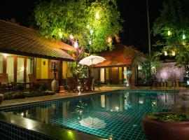 West Key Kamala Villa, hotel perto de Phuket FantaSea, Kamala Beach