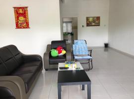 My STW Home 1, habitación en casa particular en Sitiawan