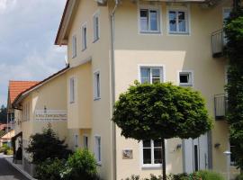 Zum Kirchenwirt, cheap hotel in Neukirchen vorm Wald