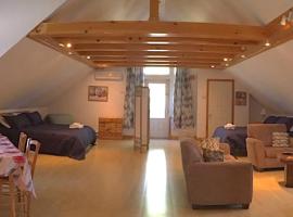 Aux petits oiseaux CITQO96751, bed and breakfast en Baie-Saint-Paul