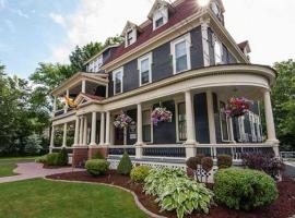Carriage House Inn, hotel in Fredericton