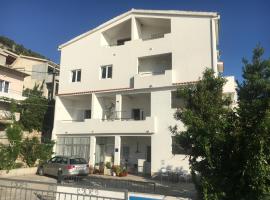 Marika Seaside Apartments Drašnice Sea View, Parking & Near Beach – hotel w mieście Drašnice