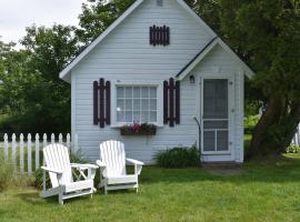 Hathaways Guest Cottages, hotel in Charlestown