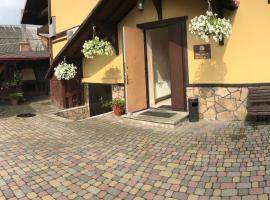 Complex Vivcharyk, Hotel in Skole