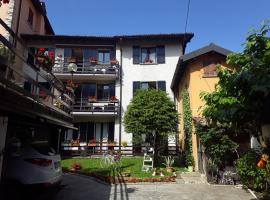 Da Mara Lago Di Como – hotel dla rodzin w mieście Lasnigo