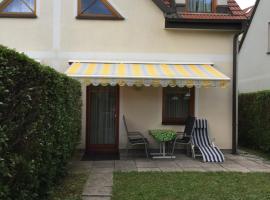 Familien Chalet mit direktem Bademantelgang zur Therme, cabin in Lutzmannsburg