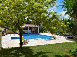 Apartments Villa Barbara: Sumartin şehrinde bir otel