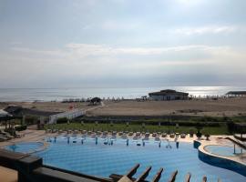 Oasis club apartments, hotell i Lozenets