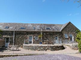 Bythynnod Sarn Group Cottages, holiday rental in Sarn