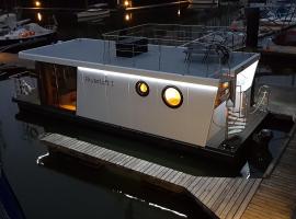 Riverloft I, boat in Cuxhaven