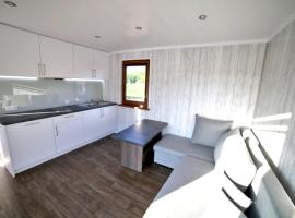 Domki przy plaży, παραλιακό ξενοδοχείο σε Gorzuchów