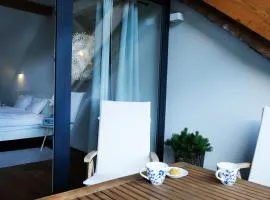 Happy River House