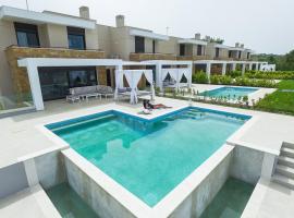 Bellevue Villas with private pool, hotel with jacuzzis in Hanioti