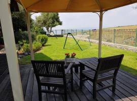 Julie's Cabins, holiday rental in Neot Golan