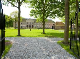 Stadspaleis Hotel & Restaurant OldRuitenborgh, hotel di Vollenhove