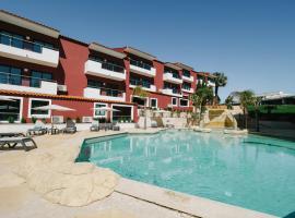 Topazio Vibe Beach Hotel & Apartments - Adults Friendly, hotel butik di Albufeira