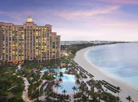 The Reef at Atlantis: Nassau, Atlantis Aquaventure Su Parkı yakınında bir otel