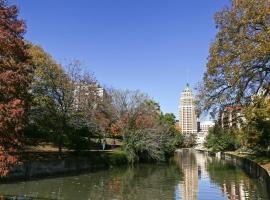 THE MADISON - San Antonio Riverwalk - Downtown - Convention Center, апартамент в Сан Антонио