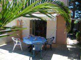 Villa T3, 4 personnes, Le Clos du Soleil, hotel in Narbonne-Plage