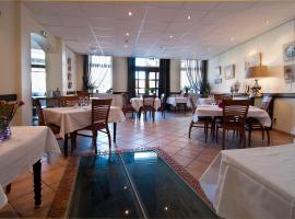 LES SIRES DE SEMUR, hotel v destinaci Sail-sous-Couzan