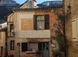 Auberge Lion D'Or, hotel em Saint-Antonin