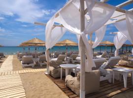 Amaryllis Beach Hotel, hotel em Chrissi Akti