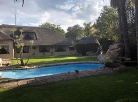 Villa Schreiner Guest House, hotel near All Saints Shopping Centre, Johannesburg