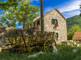 Holiday Home Godinj, hotell i Donje Rašćane