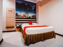 Reddoorz Plus near Makassar Town Square