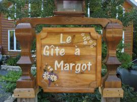 Le Gite A Margot, cabaña o casa de campo en Bromont