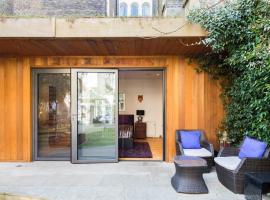 Romantic Bungalow in Notting Hill, bungalow in London