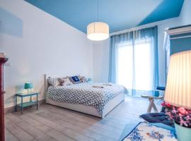 Smeraldo - Splendido e spazioso appartamento a due passi dal mare tra Taormina e Catania, hotelli, jossa on pysäköintimahdollisuus kohteessa Riposto