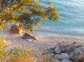 MaraMare Apartments, hotel near Mount Obzova, Stara Baška