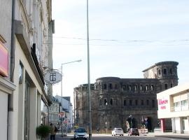 Hotel Porta Nigra: Trier şehrinde bir otel