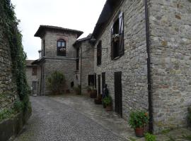 Il borgo, hotel em Montabone