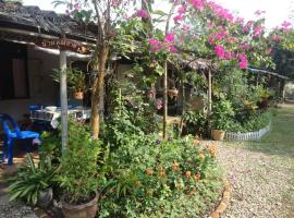 Grandma's Home Sangkhlaburi, pet-friendly hotel in Sangkhla Buri