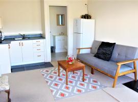 Zen Two-Bedroom Unit, apartment in Rotorua