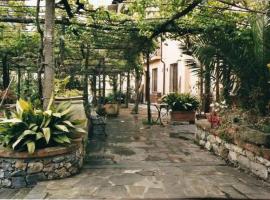 Locanda Dal Moccia: La Spezia şehrinde bir otel