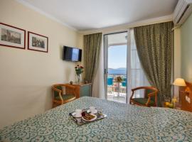 Tolon Holidays Hotel, hotell i Tolo