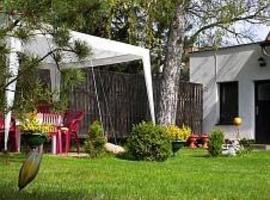 Lakeside Bed and Breakfast Berlin - Pension Am See, holiday rental in Falkensee