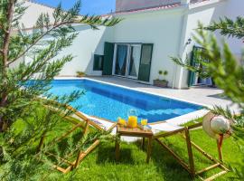 Villa Lucia, peacefull and private, hotel en Mravince