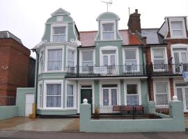 Victoria Villa Guesthouse, hotel i Clacton-on-Sea